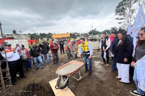 Pone alcalde la primera piedra de la Escuela Secundaria de San José El Llanito, Lerma